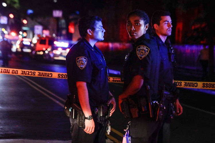 Napad u Bruklinu: Policajac uboden nožem u vrat