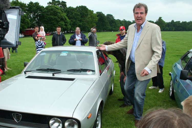 Džeremi Klarkson pozvao Britance da podrže automobilsku industriju