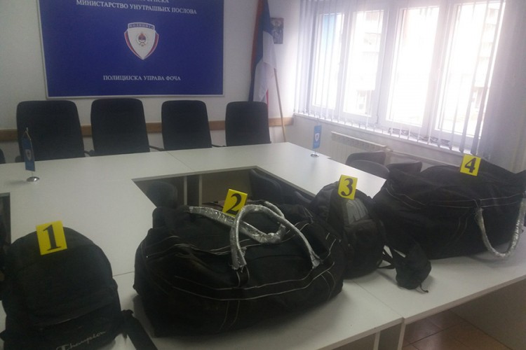 "Sutjeska" potopila oko 35 kilograma droge