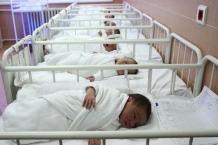 Od početka godine u Banjaluci rođeno 1.305 beba, 29 blizanaca
