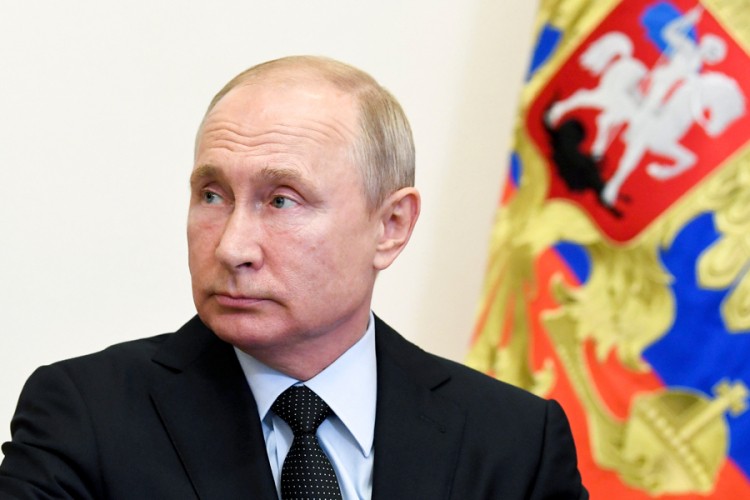 Kako se Putin štiti od korone u svojoj rezidenciji