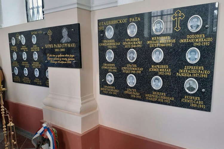 Otkrivena spomen-ploča za 29 poginulih u Donjoj Dubici