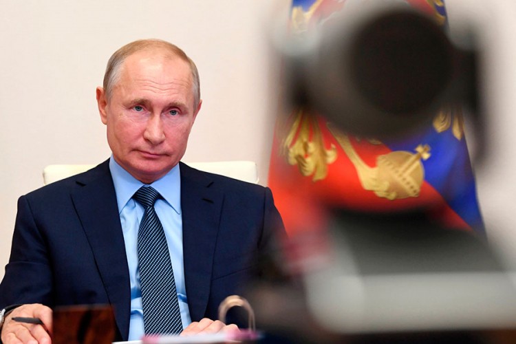 Putin nagovijestio mogućnost kandidature za novi mandat