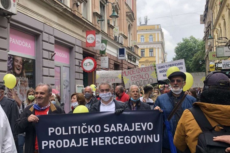 Policija utvrđuje odgovornost za proteste Platforme za progres u Sarajevu