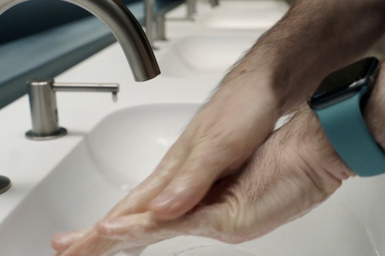 Pametni sat koji prati da li ste dobro oprali ruke