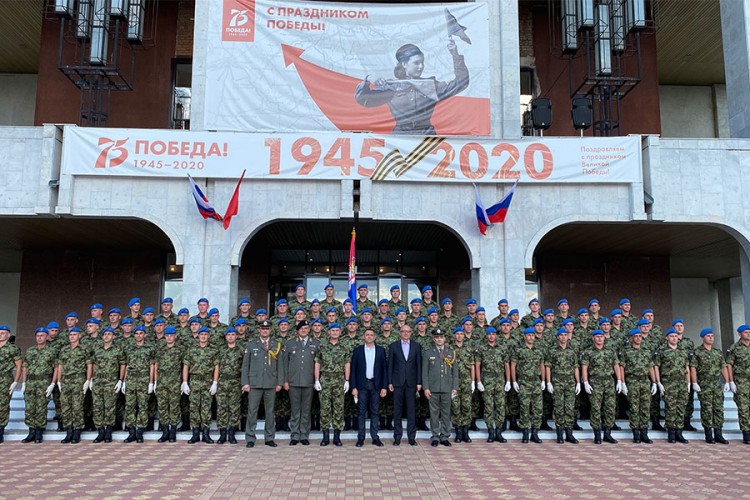 Vulin obišao pripadnike Garde Vojske Srbije u Moskvi