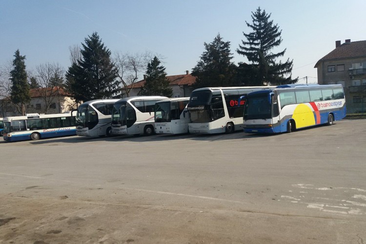 Virus ispraznio autobuse, prevoznici čuvaju linije