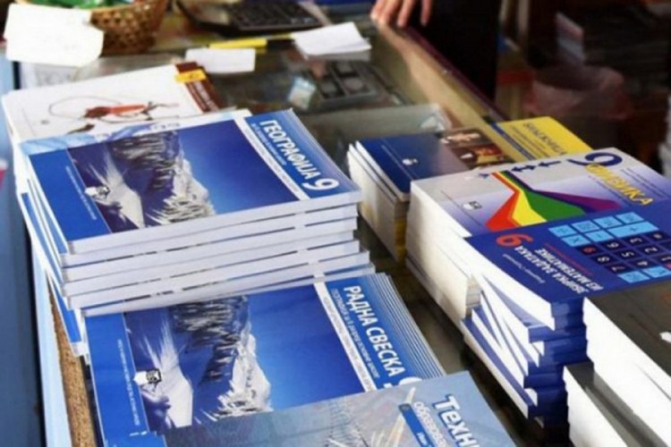 Vlada RS usvojila informaciju o besplatnim udžbenicima za osnovce