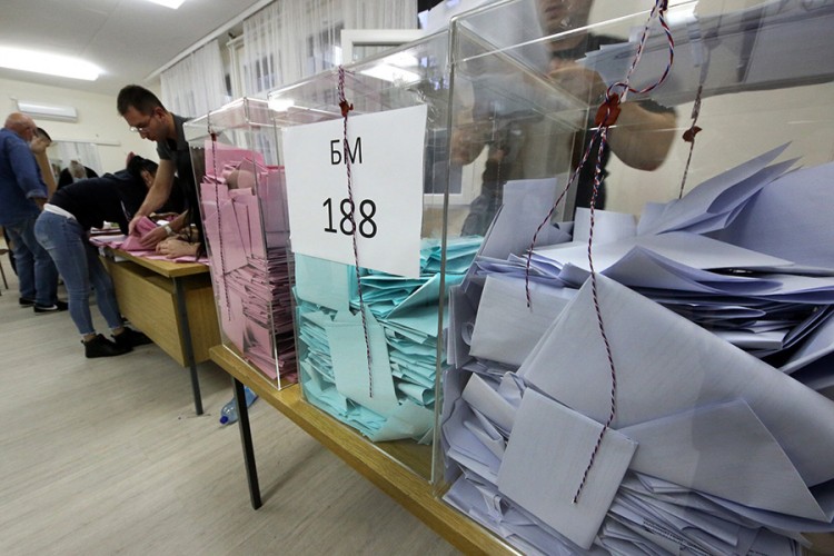 Danas ponavljanje glasanja na izborima u Srbiji