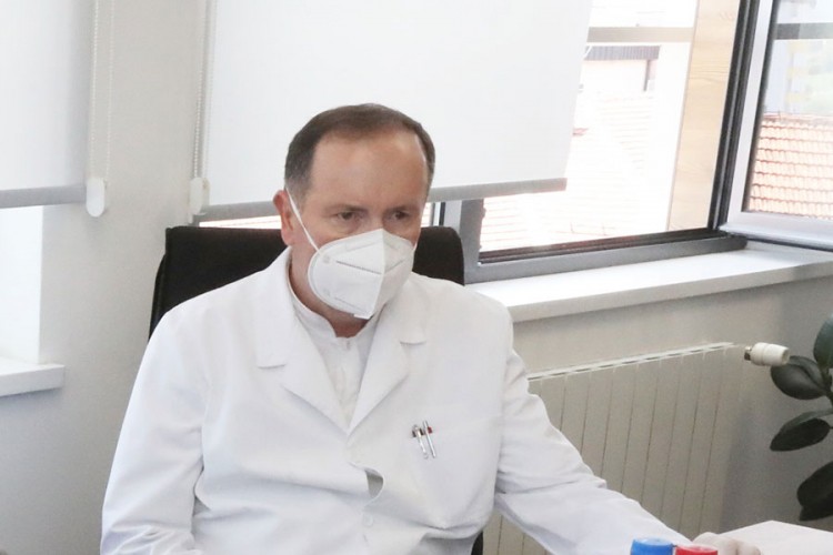 Direktor bolnice Novi Pazar u teškom stanju prebačen u Beograd