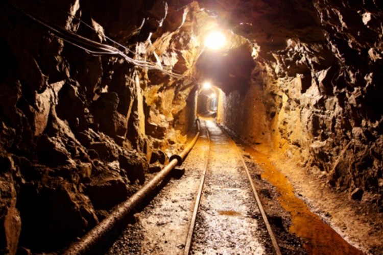 U rudniku nastradalo najmanje 113 ljudi