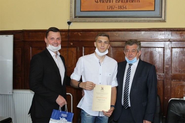Priznanja i nagrade za 19 učenika generacije sa područja Bijeljine