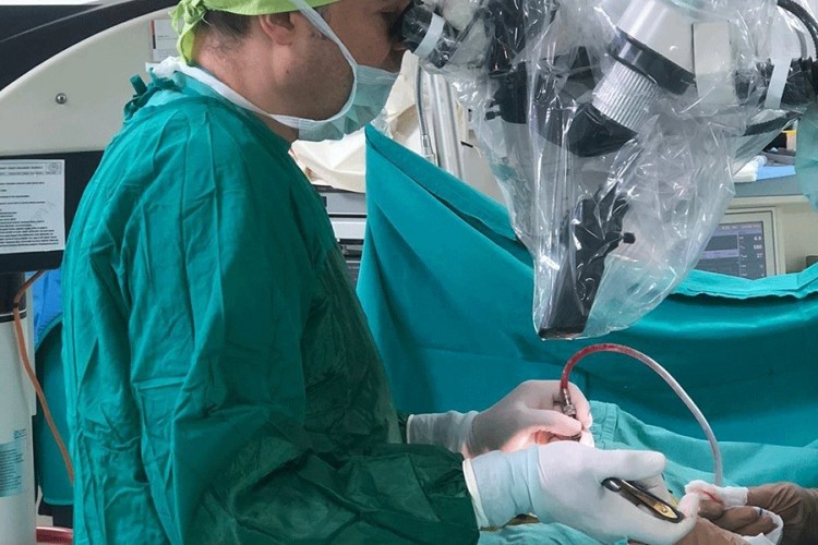 Hirurzi mu prišili penis dan nakon što je odsječen