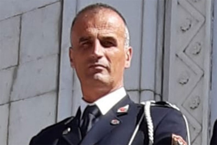 Crnogorski oficir i njegova žena pušteni da se brani sa slobode