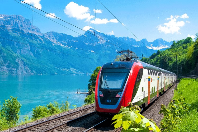 Švajcarska po prvi put uvela obavezu nošenja maski u prevozu