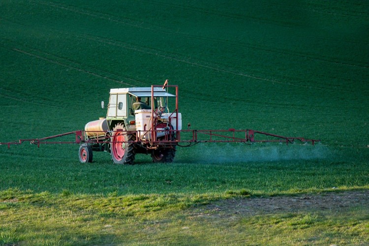 U planu smanjenje upotrebe pesticida za 50 odsto