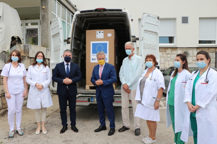 Bolnica Trebinje dobila dva respiratora i rendgen aparat