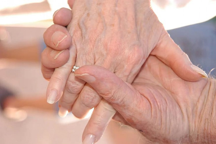 Supružnici iz Ljubuškog preminuli isti vikend nakon 60 godina braka