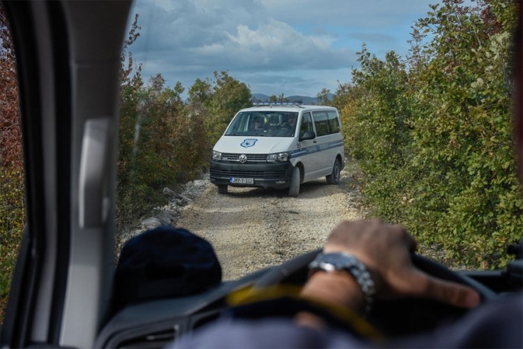 Švercovao migrante u Srpcu: Šest Iračana vozio u sitroenu