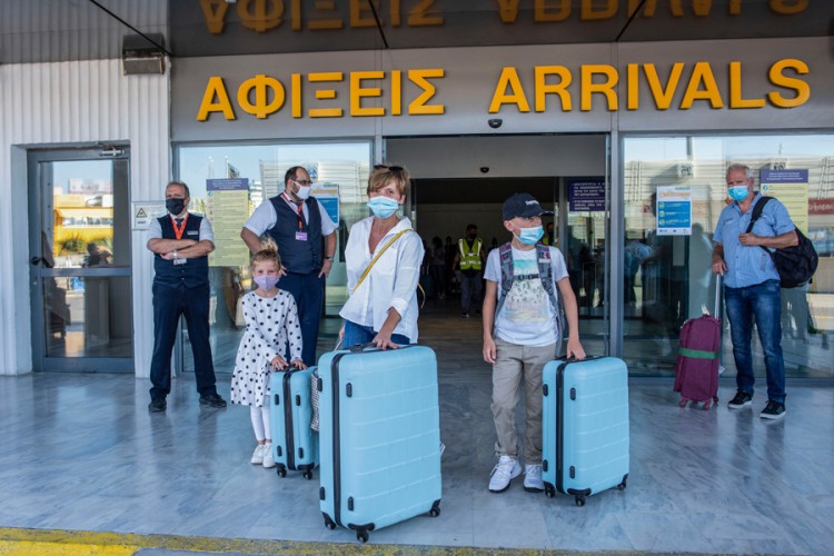 Grčki list: Sve više zaraženih turista, posebno onih sa Balkana