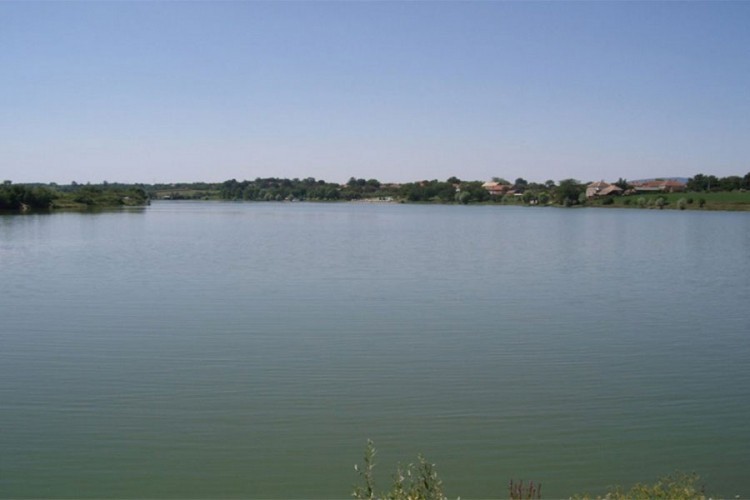 Dva srednjoškolca se utopila u jezeru