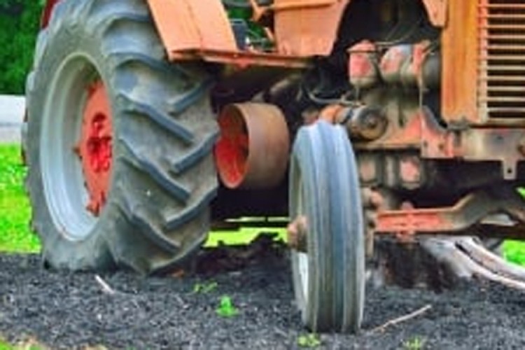 Povrijeđen u slijetanju traktora