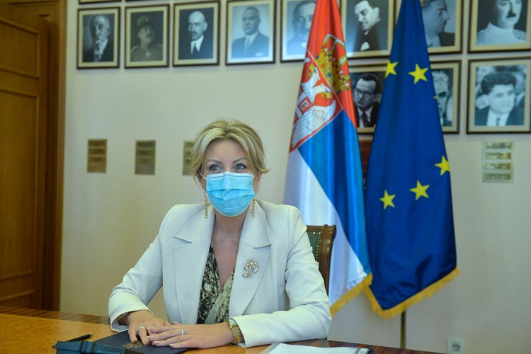 EU finansira plate 200 novozaposlenih medicinara u Srbiji