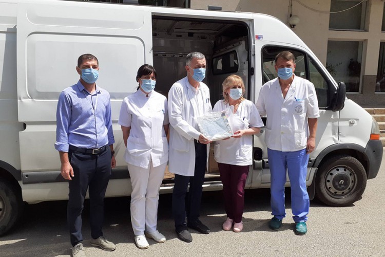 Đokovićeva Fondacija donirala respiratore KBC-u u Kosovskoj Mitrovici