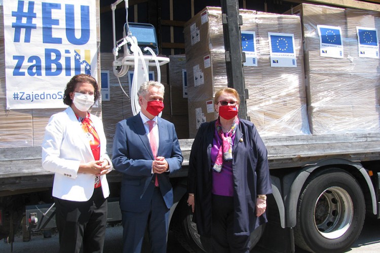 Donacija EU: U Sarajevo stigla oprema od 1,3 miliona evra za borbu protiv korone