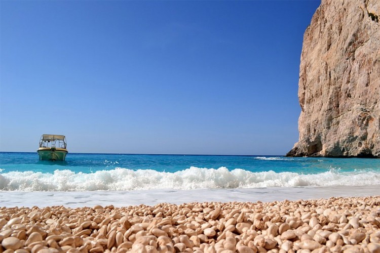 Grčka produžila mjere bezbjednosti na plažama