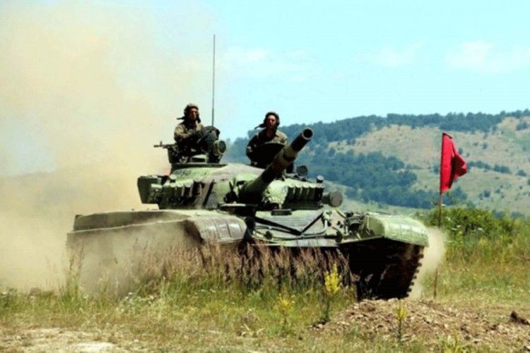 Srpski tenkisti na ruskom tenkovskom biatlonu