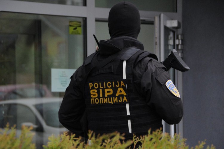 Hapšenje i pretres u Istočnom Sarajevu zbog trgovine oružjem