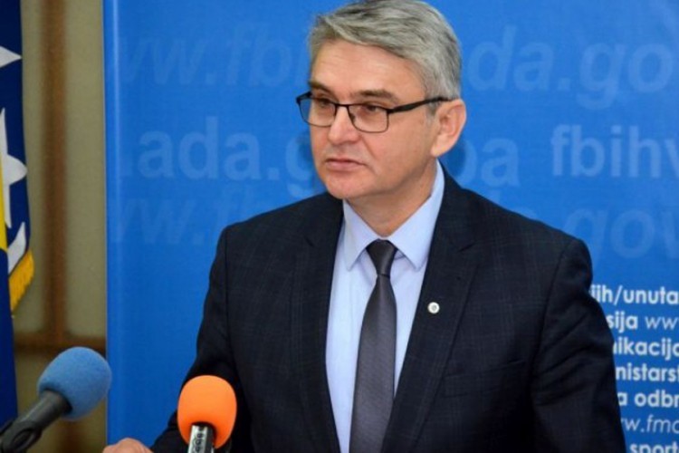 Ministar Bukvarević u teškom zdravstvenom stanju