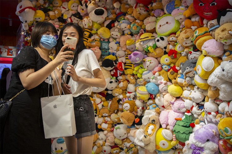 Broj zaraženih pao za više od 50 odsto u Kini