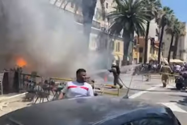 Požar u centru Splita, gorjeli motocikli na rivi
