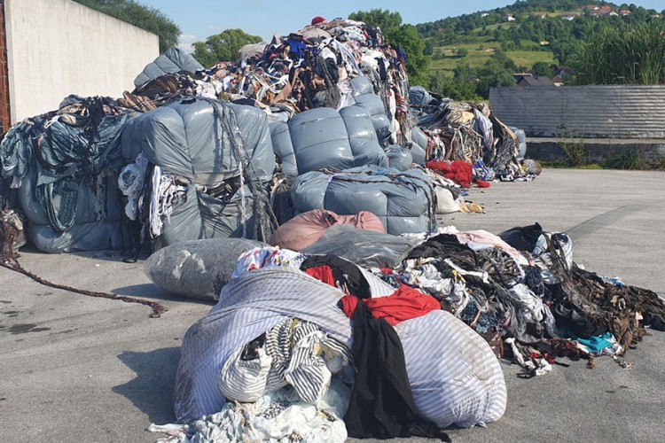 Rok od mjesec dana da spale tekstilni otpad