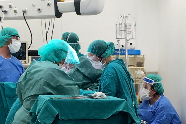 U sarajevskoj bolnici uspješno porođena trudnica pozitivna na kovid-19