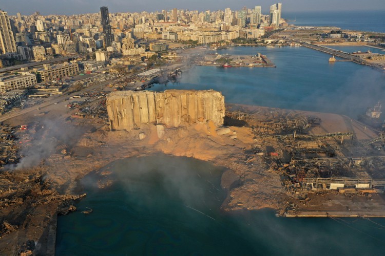 Eksplozija u Bejrutu stvorila krater duži od fudbalskog terena