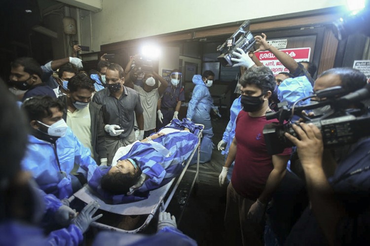 Bilans avionske nesreće u Indiji: 16 mrtvih, više od 120 povrijeđenih