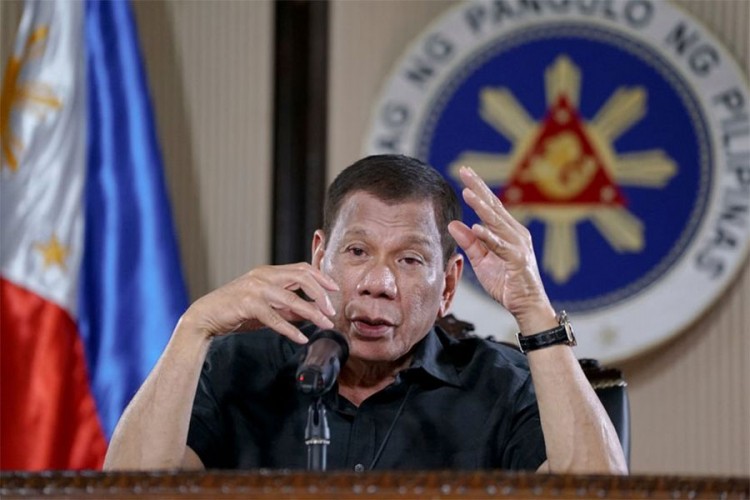 Duterte želi prvi da primi Putinovu vakcinu na Filipinima
