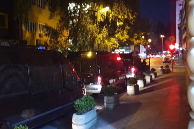 Policajci uhapšeni u akciji "Dar 1" predati u nadležnost Tužilaštva KS