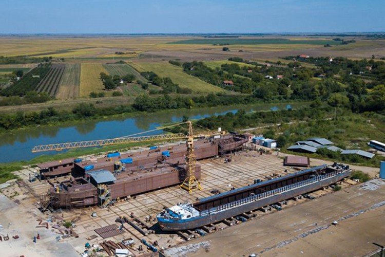 U Zrenjaninu se gradi najveći riječni tanker na svijetu