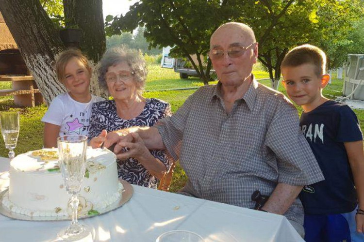 Supružnici iz Laktaša proslavili 60 godina braka: Nije trebalo mnogo za sreću