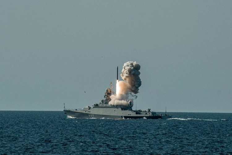 Brodovi Crnomorske flote uvježbavaju udare dalekometnim "Kalibrima"