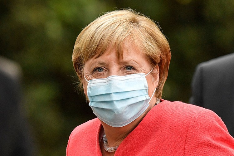 Merkel upozorila građane da poštuju mjere