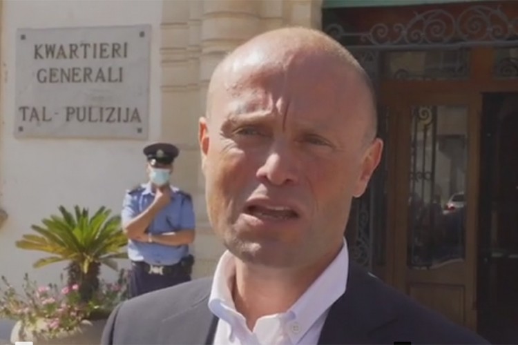 Bivši premijer Malte ispitan u vezi sa ubistvom novinarke