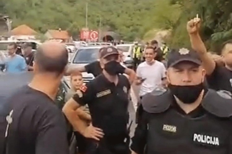 Policija blokirala ulaze u Podgoricu