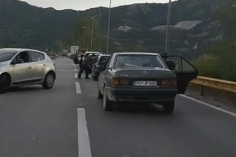 Policija odblokirala prilaz Podgorici iz pravca Bioča