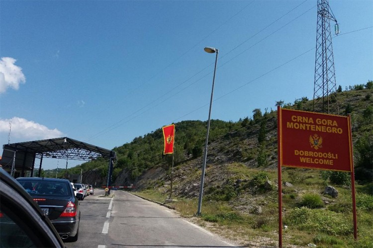 Orban: Vraćanje putnika sa crnogorske granice zbog neadekvatnog testa