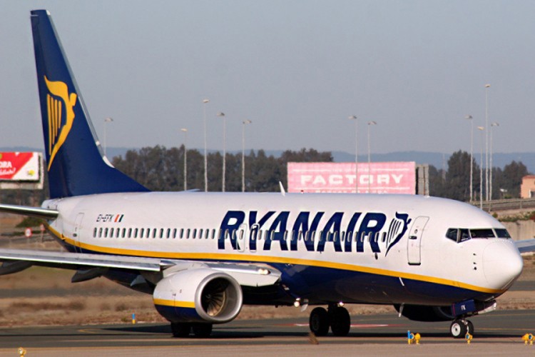 "Ryanair" obustavlja letove u septembru i oktobru